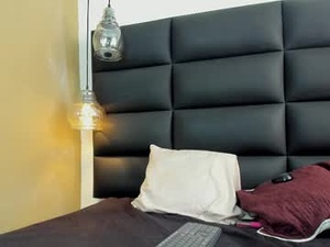 Screenshot from miss_selene_2 webcams
