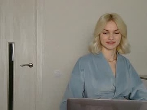 Screenshot from missemma1111 webcams
