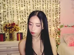 Screenshot from mkultra_aliice webcams