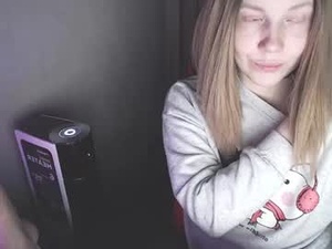 Screenshot from molly_royse webcams
