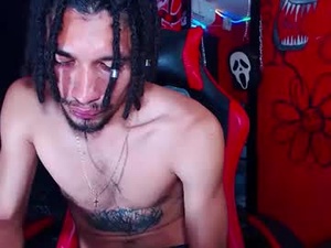 Screenshot from monsterdominationx webcams