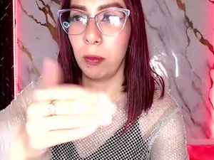 Screenshot from moolly_evanz webcams