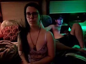 Screenshot from moonmysticdub webcams