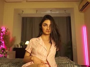 Screenshot from morena_dolce webcams