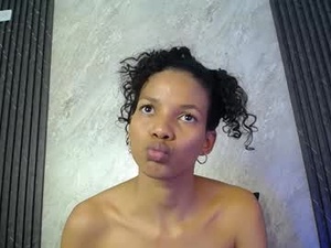 Screenshot from morenafire__ webcams