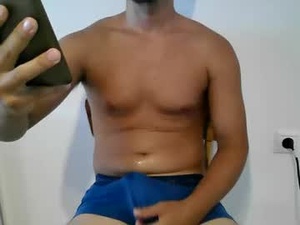 Screenshot from mortimer2051 webcams