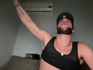 Screenshot from mr_letsgettothepoint webcams