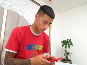 Screenshot from mr_porn_9 webcams