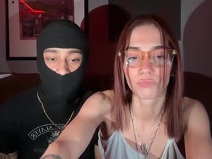 Screenshot from mrandmrsbong webcams