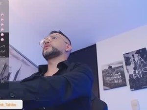 Screenshot from mrfrank_tattoo webcams