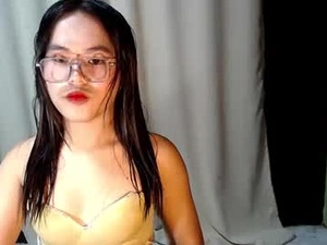 Screenshot from ms_lyka webcams