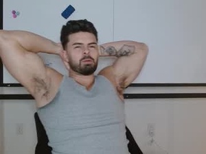 Screenshot from musclegodxx webcams