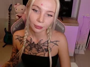 Screenshot from mym1lk webcams