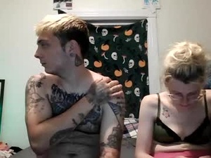 Screenshot from mystery_couple6 webcams