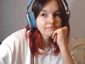 Screenshot from mystic_vibe_melt_nyaa webcams