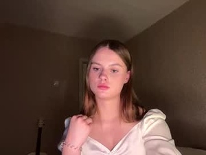 Screenshot from mysticcherryx webcams