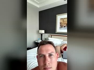 Screenshot from mywhoremoans69 webcams