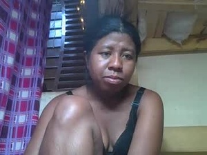 Screenshot from naadiaaa webcams