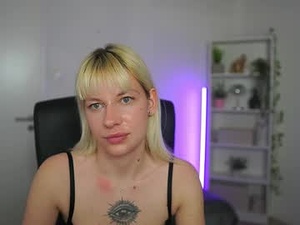 Screenshot from nadiatiger18 webcams