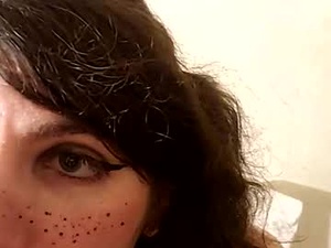 Screenshot from naenaemarie0 webcams