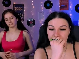 Screenshot from nami_glow webcams