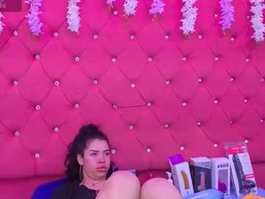 Screenshot from nanis_james15 webcams