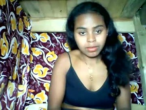 Screenshot from naomie_black webcams