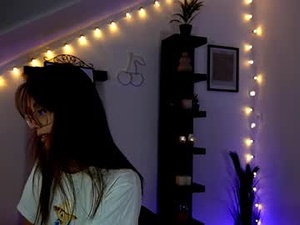 Screenshot from naomii_20 webcams