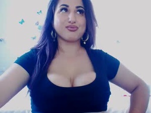 Screenshot from naughtymaya4you webcams