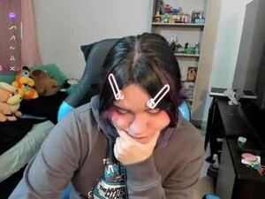 Screenshot from neeko_lol_ webcams