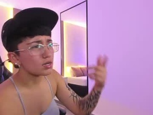 Screenshot from nelly_swan webcams