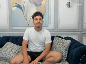 Screenshot from nick_salvarore webcams