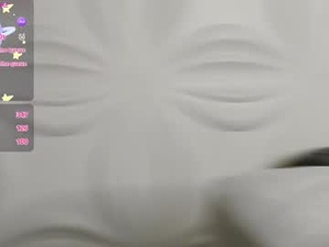 Screenshot from nicki_shy webcams