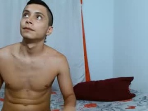 Screenshot from nico_y_nina webcams