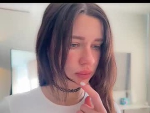 Screenshot from nicolekira webcams