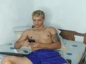 Screenshot from noah_cole_ webcams