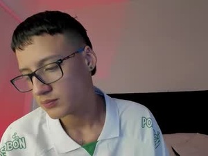 Screenshot from noah_jayden webcams