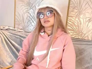 Screenshot from noelleruby webcams