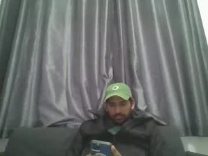 Screenshot from nomaii246 webcams