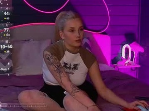Screenshot from oh_my_julia webcams