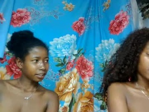 Screenshot from oliiviazz webcams