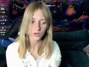 Screenshot from olisa_fox webcams