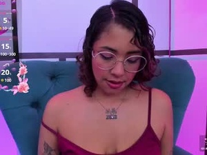 Screenshot from olivejoness_ webcams