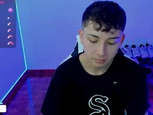 Screenshot from oliver_kyy webcams