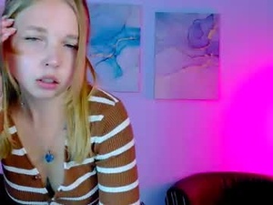 Screenshot from olivia_kit webcams