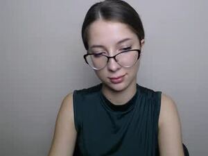 Screenshot from oliviaani_ webcams