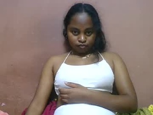 Screenshot from oliviah485127 webcams