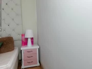 Screenshot from oliviamonroe18x webcams