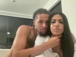 Screenshot from onlyafterours webcams