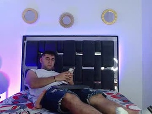 Screenshot from orion_stone_24 webcams